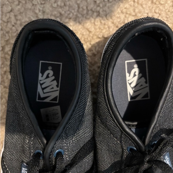 Boys VANS charcoal gray and black tie sneakers - Picture 4 of 14